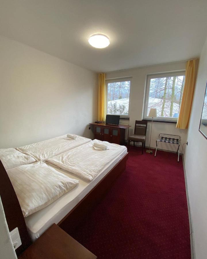 Hotel Houstka Брандіс-над-Лабем-Стара-Болеслав Екстер'єр фото